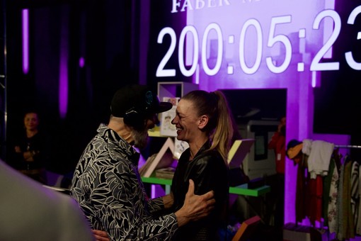 Il dj Faber Moreira batte il record mondiale delle 200 ore di Norberto Loco e punta all’obiettivo di 240 ore alla consolle Il dj Faber Moreira batte il record mondiale delle 200 ore di Norberto Loco e punta all’obiettivo di 240 ore alla consolle