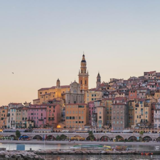 Mentone, incontro con la giornalista Clothilde Mraffko