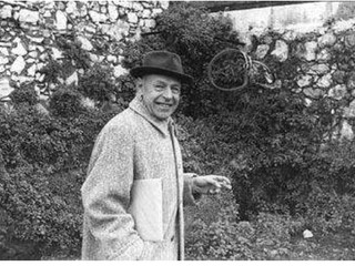 Jean Dubuffet à Vence, 1957, Photographie Michel Ragon ©Archives Fondation Dubuffet, Paris Jean Dubuffet à Vence, 1957, Photographie Michel Ragon ©Archives Fondation Dubuffet, Paris