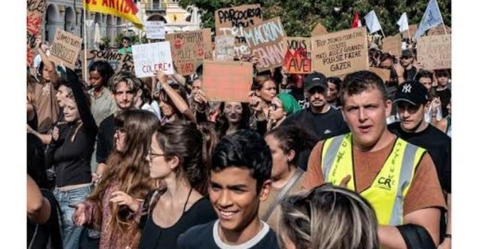 Manifestazione studentesca a Nizza (Instagram) Manifestazione studentesca a Nizza (Instagram)