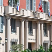 Nizza al voto: Ciotti in testa, Estrosi rincorre. La sinistra decisiva al ballottaggio Nizza al voto: Ciotti in testa, Estrosi rincorre. La sinistra decisiva al ballottaggio