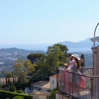 Photos-tournage-clocher-@RemiAtlan-mouginstourisme