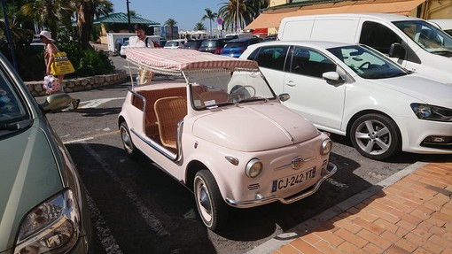 "Qualcosa fa pendant", fotografia di Luciano Tomasi "Qualcosa fa pendant", fotografia di Luciano Tomasi