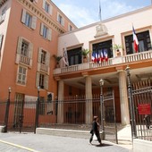 Nizza, ballottaggio a tre ad alta tensione: Chesnel-Le Roux sfida Estrosi e ne chiede il ritiro Nizza, ballottaggio a tre ad alta tensione: Chesnel-Le Roux sfida Estrosi e ne chiede il ritiro