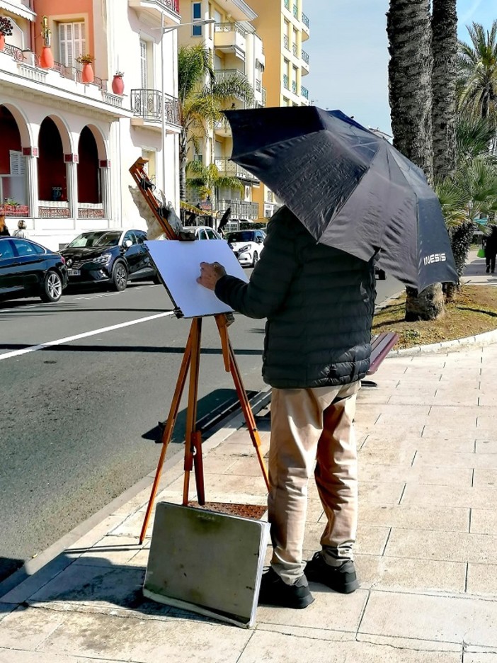 "Disegno...mancino", fotografia di Luisella Cappio "Disegno...mancino", fotografia di Luisella Cappio