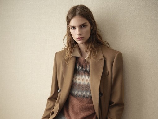 Il fascino del blazer: perché ancora oggi occupa un posto centrale nella moda femminile Il fascino del blazer: perché ancora oggi occupa un posto centrale nella moda femminile