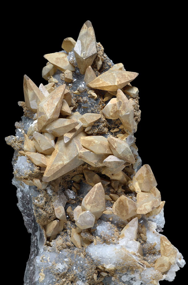 Scalénoédres de calcite sur quartz 14 x 9 cm, Les Porres (Var), Coll. D. et G. MARI – Photo : L. – D. Bayle
