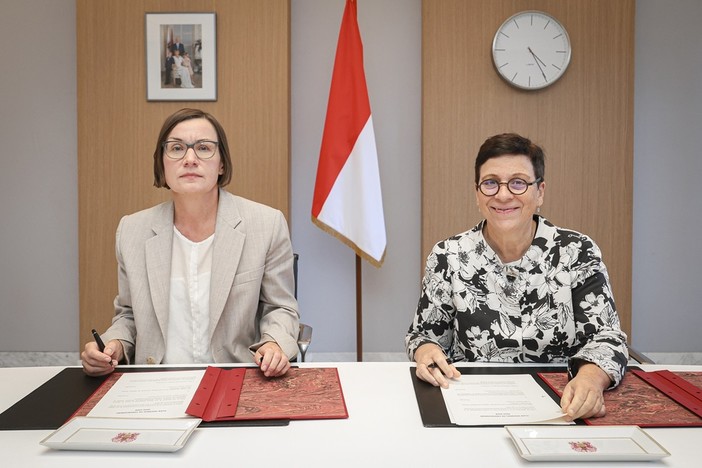 Da destra a sinistra: Isabelle Rosabrunetto, Direttrice Generale del Dipartimento delle Relazioni Estere e della Cooperazione, e Mirjana Spoljaric Egger, Presidente del Comitato Internazionale della Croce Rossa (CICR). Da destra a sinistra: Isabelle Rosabrunetto, Direttrice Generale del Dipartimento delle Relazioni Estere e della Cooperazione, e Mirjana Spoljaric Egger, Presidente del Comitato Internazionale della Croce Rossa (CICR).