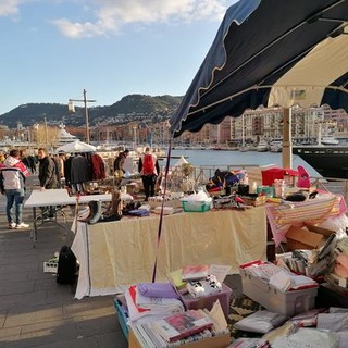 Vide-greniers et marché aux puces al porto di Nizza