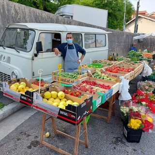 "Mercatino di quartiere" di Patrizia Gallo