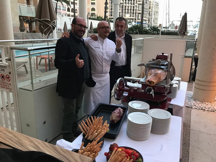 L'imperiese Marco Alberti a capo della Monafrais, ditta di Monaco di prodotti d'eccellenza agroalimentare. "Qui una nuova vita dove la crisi non è arrivata" L'imperiese Marco Alberti a capo della Monafrais, ditta di Monaco di prodotti d'eccellenza agroalimentare. "Qui una nuova vita dove la crisi non è arrivata"