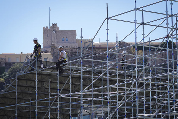 Si montano le tribune per il Gran Premio di Monaco di F1, occhio ai divieti Si montano le tribune per il Gran Premio di Monaco di F1, occhio ai divieti