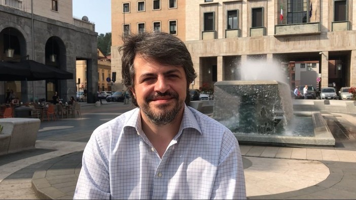 Marco Pinti in Piazza Monte Grappa Marco Pinti in Piazza Monte Grappa