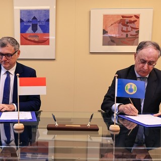 La firma dell'accordo La firma dell'accordo