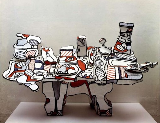 Table porteuse d’instances, d’objets et de projets, 1968, transfert sur polyester © Fondation Dubuffet, Paris