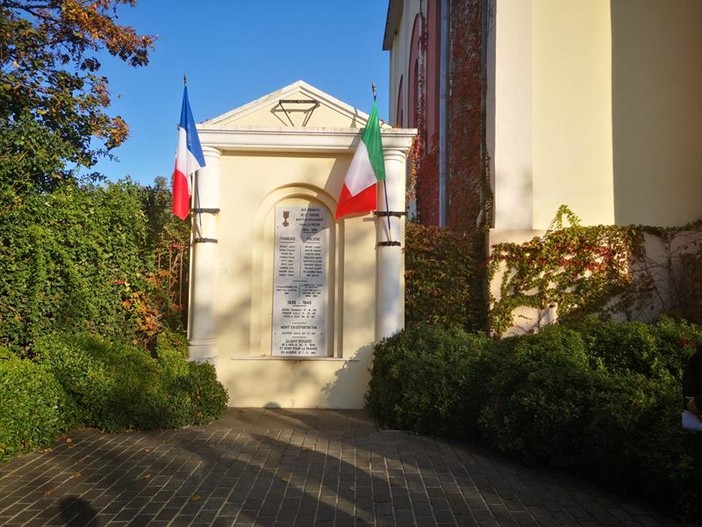 Monument aux Morts di Nice Saint Isidore, foto di Robert Benassaya
