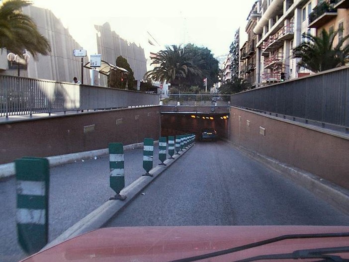 Un imbocco del Tunnel du Paillon a Nizza