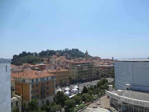 Nizza e l'estremo Ponente ligure alla vigilia del dominio dei Savoia Nizza e l'estremo Ponente ligure alla vigilia del dominio dei Savoia