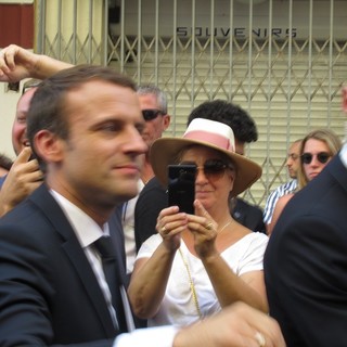 Il Presidente Emmanuel Macron in Rue de l'Opera a Nizza il 14 luglio 2017