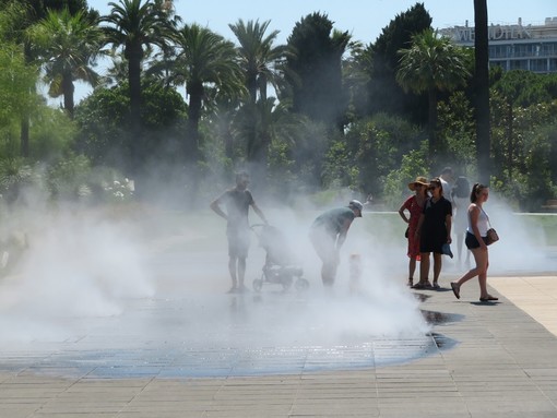"Nizza o Pozzuoli?" foto di Albert Borriglione "Nizza o Pozzuoli?" foto di Albert Borriglione