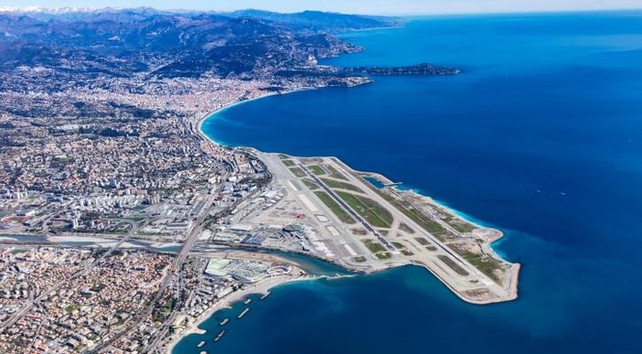 Nuovo volo diretto da Nizza a Siviglia: dal 2026 la Costa Azzurra più vicina all’Andalusia