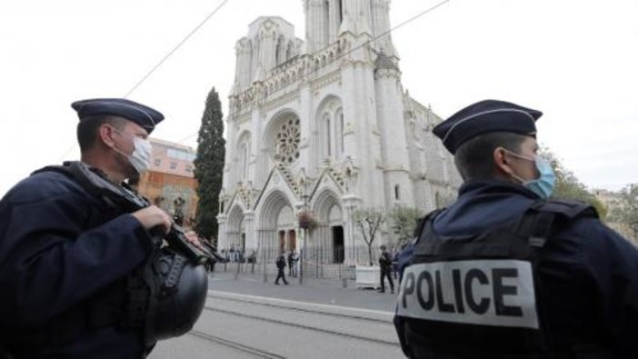 Attentato di Nizza: troppi interrogativi ancora senza risposta Attentato di Nizza: troppi interrogativi ancora senza risposta