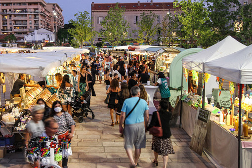 Nocturnes cannoises: Marché à La Bocca Nocturnes cannoises: Marché à La Bocca