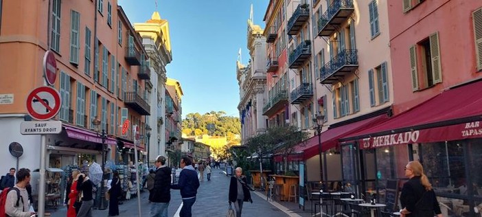 Scorcio di Nizza, fotografia di Danilo Radaelli Scorcio di Nizza, fotografia di Danilo Radaelli