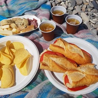 Pic Nic sulla spiaggia, foto di Nara Camatta