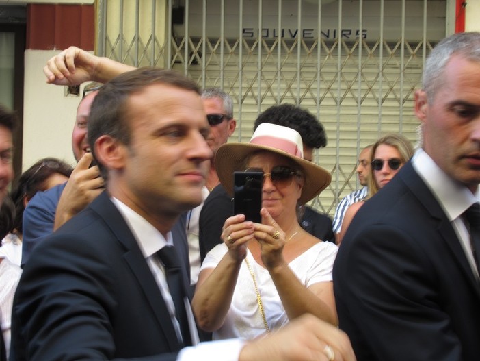 Il Presidente Emmanuel Macron in Rue de l'Opera a Nizza il 14 luglio 2017