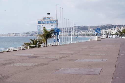 Quai des Etats Unis deserto Quai des Etats Unis deserto