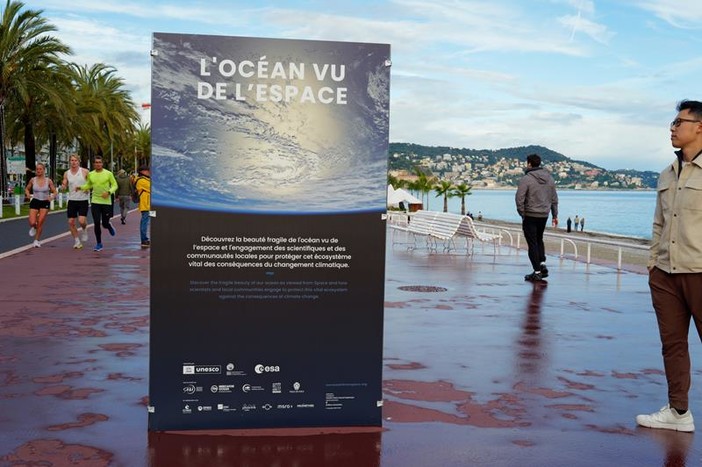 “L’oceano visto dallo spazio”, fotografie di Silvia Assin “L’oceano visto dallo spazio”, fotografie di Silvia Assin