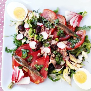 La salade niçoise tradizionale di Odile Fiorucci