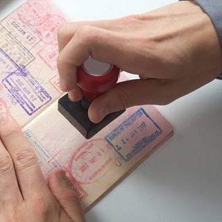 Addio timbro sul passaporto: dal 12 ottobre debutta il nuovo sistema digitale europeo