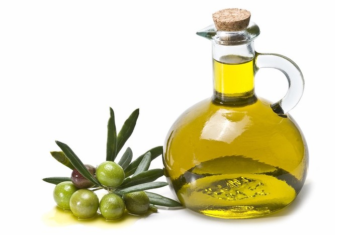 Olio di oliva: occhio all’etichetta, esplode la polemica