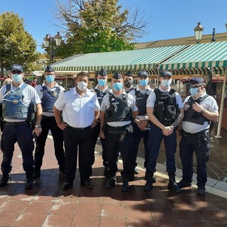Pattuglia della Police Nationale nel Vieux Nice