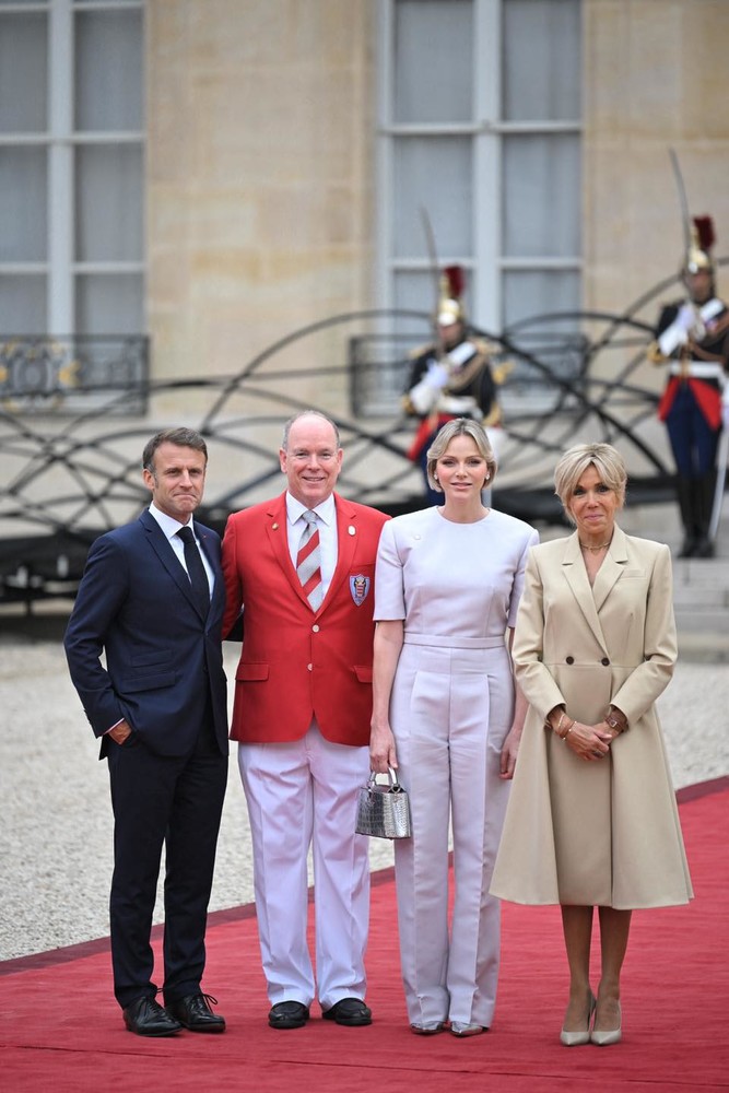 I Principi di Monaco con il presidente francese Macron e la moglie Brigitte (Credit foto Eliot Blondet) I Principi di Monaco con il presidente francese Macron e la moglie Brigitte (Credit foto Eliot Blondet)
