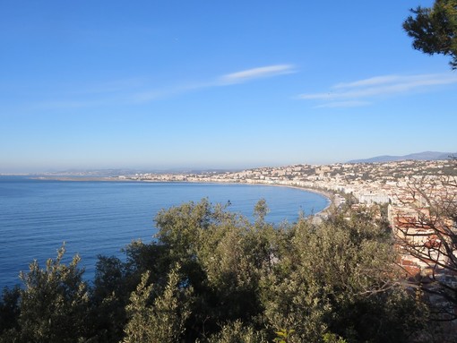 Casa in cambio di cure: ecco il contratto che riscrive la vecchiaia