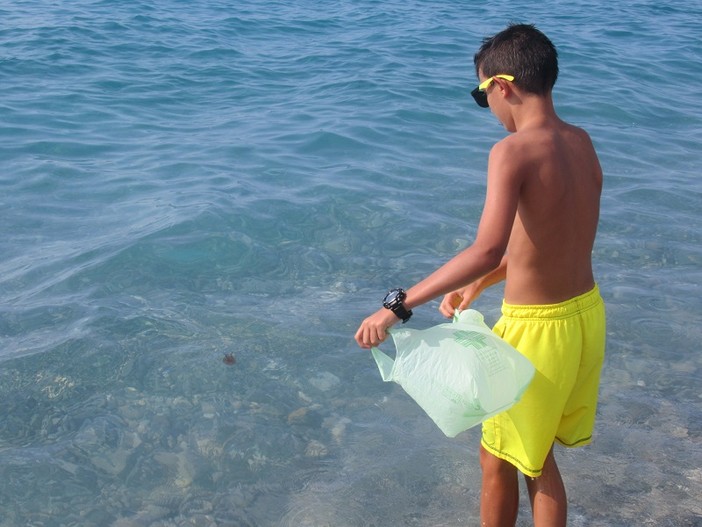 "Cacciatore di meduse" di Piero Macario