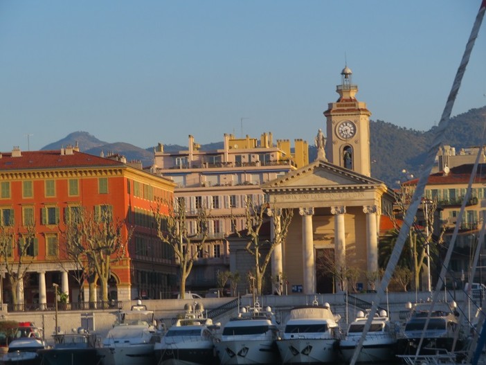 Porto di Nizza e Place Ile de Beauté