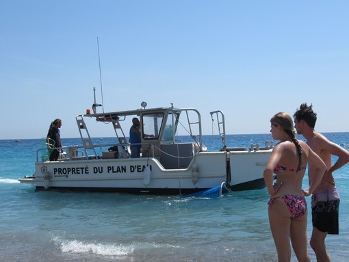 Pulizia del mare e delle spiagge a Nizza Pulizia del mare e delle spiagge a Nizza