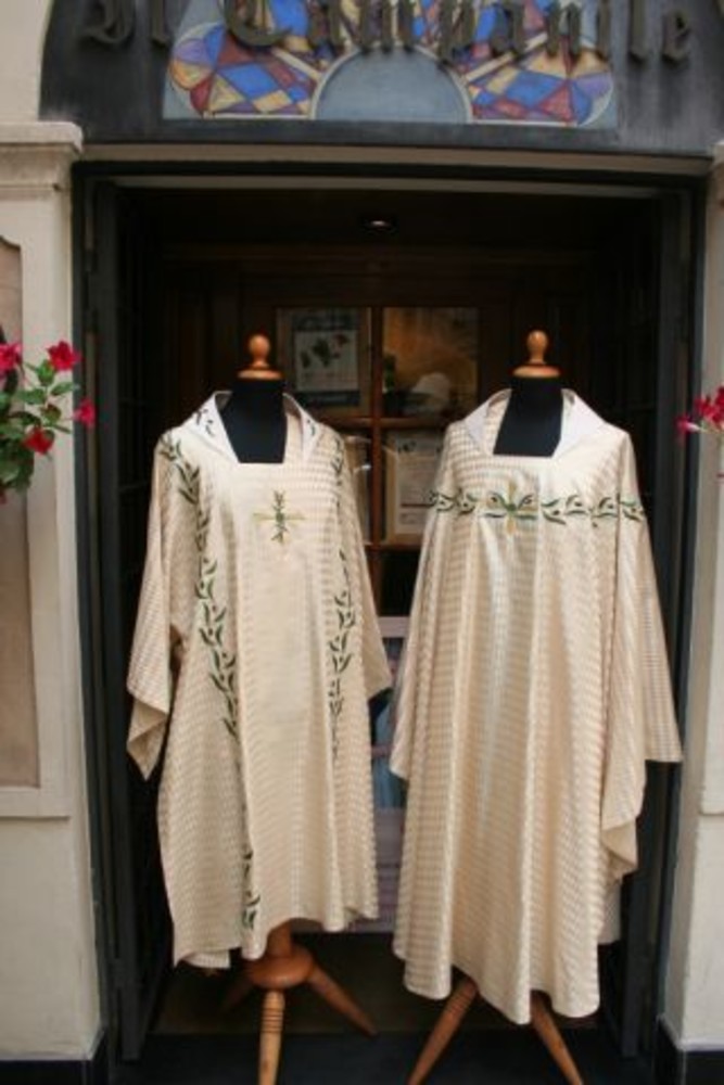 Ecco cosa indosseranno i preti per il Matrimonio del Principe e Charlene