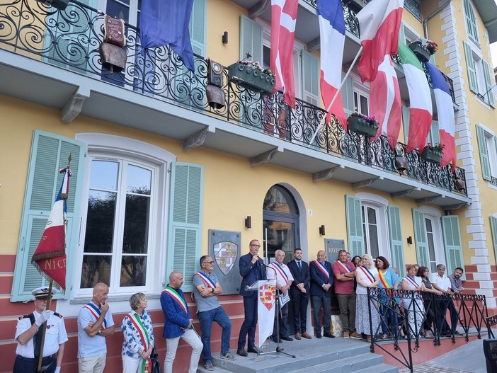 Il discorso del prefetto Xavier Pelletier a Tenda alla quale erano presenti anche i sindaci di Roccavione Germana Avena e di Limone Massimo Riberi (Foto FB Damien Biard)