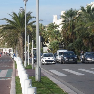 Auto sulla Promenade des Anglais
