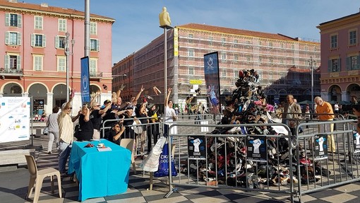 Pyramide de chaussures, foto di archivio