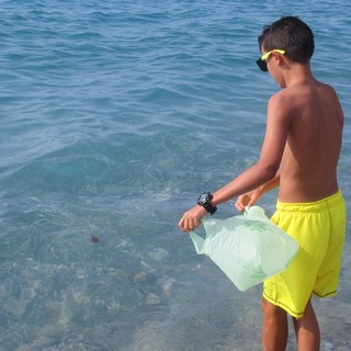 "Cacciatore di meduse" di Piero Macario