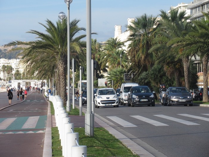 Auto sulla Promenade des Anglais Auto sulla Promenade des Anglais