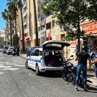 La Police Municipale sanziona dei motociclisti in Boulevard François Grosso