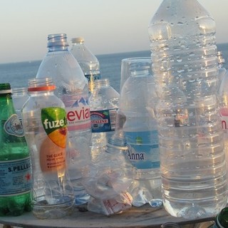 Nizza, unanime il Consiglio Municipale: “Via la plastica monouso dal 2022!”