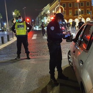 Polizia al lavoro nel centro di Nizza